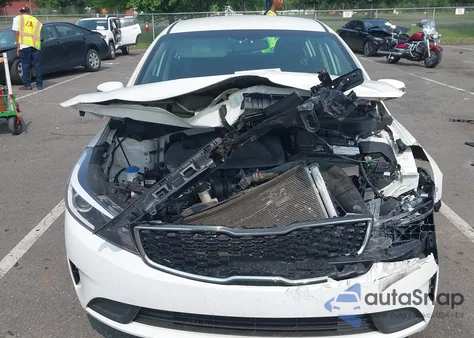 2017 Kia Forte Lx из США, поврежденный, VIN KNAFK5A85H5727877